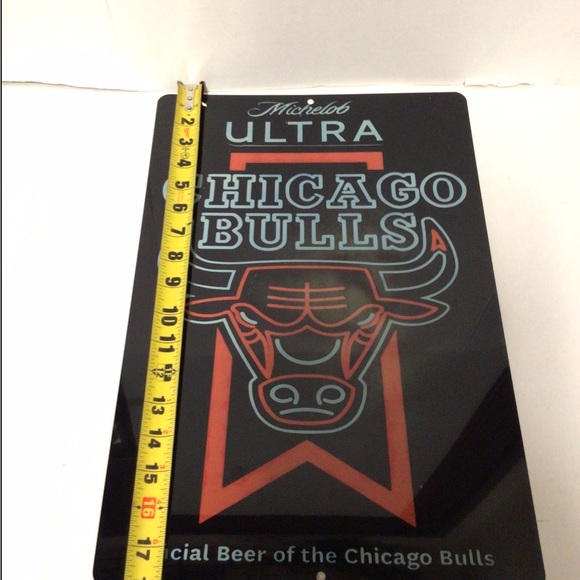 Michelob Ultra Chicago Bulls NBA Basketball metal display - Picture 2 of 5